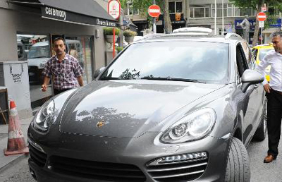 Yasemin Ergene'ye doğum hediyesi