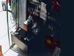 Hırsızlık Anı Güvenlik Kameralarına Yansıdı