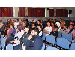 Üniversiteli Öğrencilere ‘aile Ve Çocuk’ Konferansı