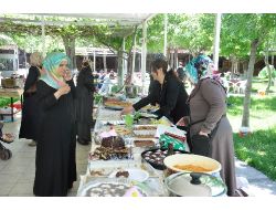 Muş’ta Öğrenciler Yararına Kermes Düzenledi