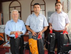 Yarışmaya Katılan Öğrenciler İçin Ayrılan Ayakkabılar Alınmayınca Camide Kaldı