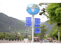 Nasreddin Hoca'nın 'İnanmayan Ölçsün Anıtı' İlgi Görüyor