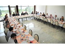 Rektör Elmas, Saü Tıp Fakültesi Öğretim Üyeleriyle Yemekte Buluştu