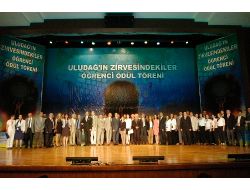 Uludağ Üniversitesi'nin Başarılı Öğrencileri Ödüllendirildi