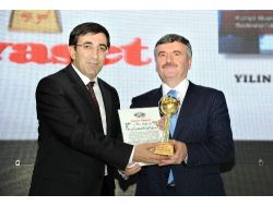 Tahir Akyürek'e 'Yılın Büyükşehir Belediye Başkanı' Ödülü