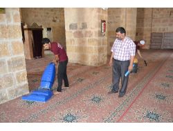 Kozan Belediyesi Camilerde Temizlik Çalışması Başlattı