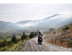 Balıkesir'de Şiddetli Rüzgar Orman Yangınına Sebep Oldu