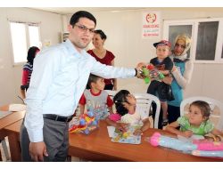 41 Ülkeden Gelen Çocuklar Oyuncaklarını Suriyeli Çocuklara Bağışladı