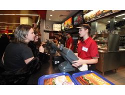 Ruslar Restoranlarda 30 Kat Fazla Harcamaya Başladı