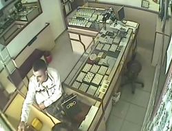 ERZİNCAN'DA KUYUMCU SOYGUNU