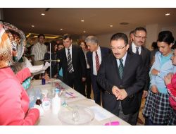Mucit Öğrenciler Bilim Sergisi Açtı