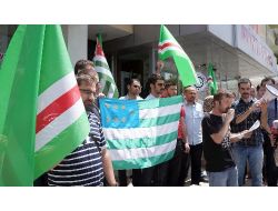 Çeçen Konsolos Cinayeti Evinin Önünde Protesto Edildi