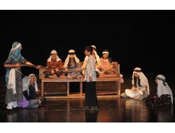 Sevgi Çocukları, 'Töre'yi Tiyatroyla Anlattı