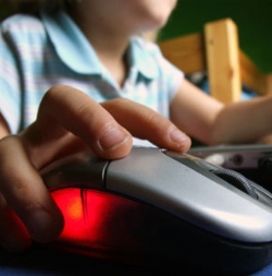 Facebook Kürtçe Yayına Başladı