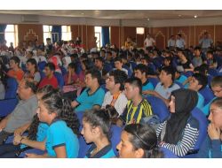 Yazar Çamlıca: Aileler Şikayet Yerine Gençlerle İletişim Kurmalı