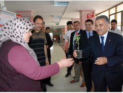 Melikgazi'den Vergisini Yatırana Çiçek