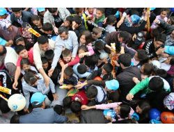 Erzincan İl Emniyet Müdürlüğü'nün Uçurtma Şenliğinde İzdiham Yaşandı