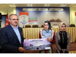 'Kutlu Doğum' Kitap Okuma Yarışmasında Dereceye Girenler Umre İle Ödüllendirildi
