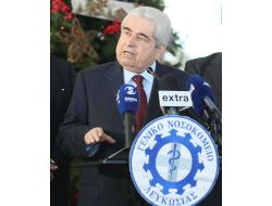 Hristofyas, Dayanışma Fonu'ndaki Tüm Paraları Seçim Gününe Kadar Dağıtmış