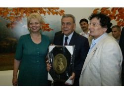 Başkan Kocaoğlu, Kültür Şöleni'nde Romanya Standını Ziyaret Etti