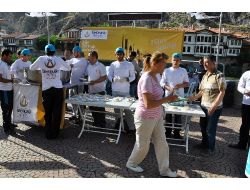 Semerkand Vakfı, Vatandaşlara Etli Pilav Ve Ayran İkram Etti