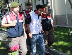 Adliyeye Sevk Edilen Fidyecilere Aileleri Lanet Okudu