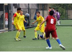 13 BİLGİ EVİ FUTBOLDA YARIŞTI