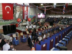 Trabzonspor Olağanüstü Genel Kurulunu Yapıyor