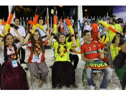 Alman Öğrenciler Şampiyonluk Maçını Kardeşçe İzledi