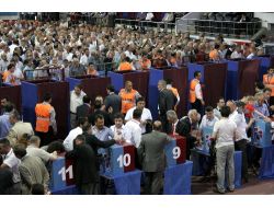 Trabzonspor Kulübü Olağanüstü Genel Kurulu’nda Oy Kullanma İşlemleri Başladı