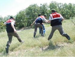 Kaçaklar Sınırı Geçemeden Jandarmaya Yakalandı