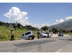 Düğüne Giden Aile Kaza Yaptı: 7 Yaralı