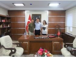 Yavuz Bingöl Ve Ece Uslu Halfeti Kaymakam’ını Ziyaret Etti