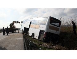 Öğrencileri Taşıyan Otobüs Devrildi: 1 Ölü