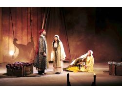 Mem-u Zin Batman'da Sahneleniyor