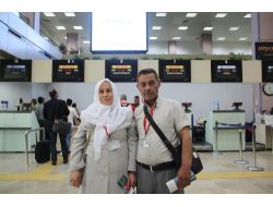 63 Yaşında Kur'an Öğrendi, Ödül Olarak Eşiyle Umreye Gitti