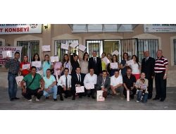 Denizli Evlilik Okulu'nda 12. Dönem Kursiyerler Sertifika Aldı