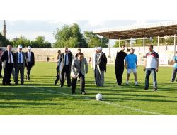 Atso'nun Spor Oyunlarında Protokol Halat Çekme Yarışı Yaptı