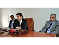 Vali Cengiz'den Memurlara: Vatandaşlara Güler Yüz Gösterin