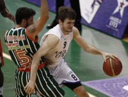 Anadolu Efes’i İstanbul'da 78-76 Yenen Banvit Seriyi Eşitledi