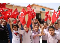 Köy Okulunda Festival Havasında 'Şiir Dinletisi' Programı