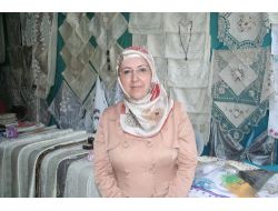 Kınalı Eller Derneği'nden Kız Öğrenciler Yararına Kermes