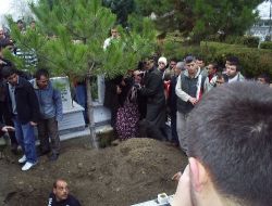 Batman'da Şehit Olan Uzman Çavuş, Dua Ve Gözyaşlarıyla Toprağa Verildi