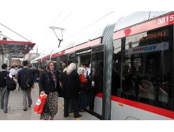 Kayseri'de Her Gün 350 Bin İnsan Toplu Taşımadan Yararlanıyor