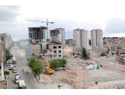 Kentsel Dönüşümle Yıkım Yapılan Şahinbey'de Modern Konutlar Da Yükseliyor