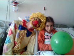 Erzurumlu Genç Gönüllüler Lösemili Çocukları Unutmadı