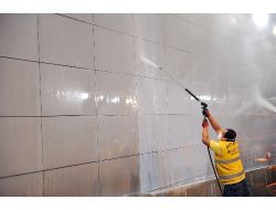 Başkent'te Alt Geçit Ve Parklar Temizleniyor