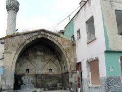 Tarihi Sıralı Camii 2010'da Onarılacak