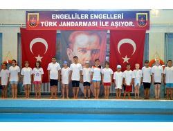 Engelli Yüzücüler Yarıştı
