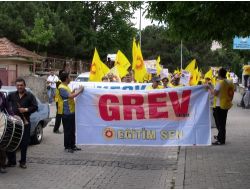 Uşak'ta Kesk Üyeleri Grev Başlattı